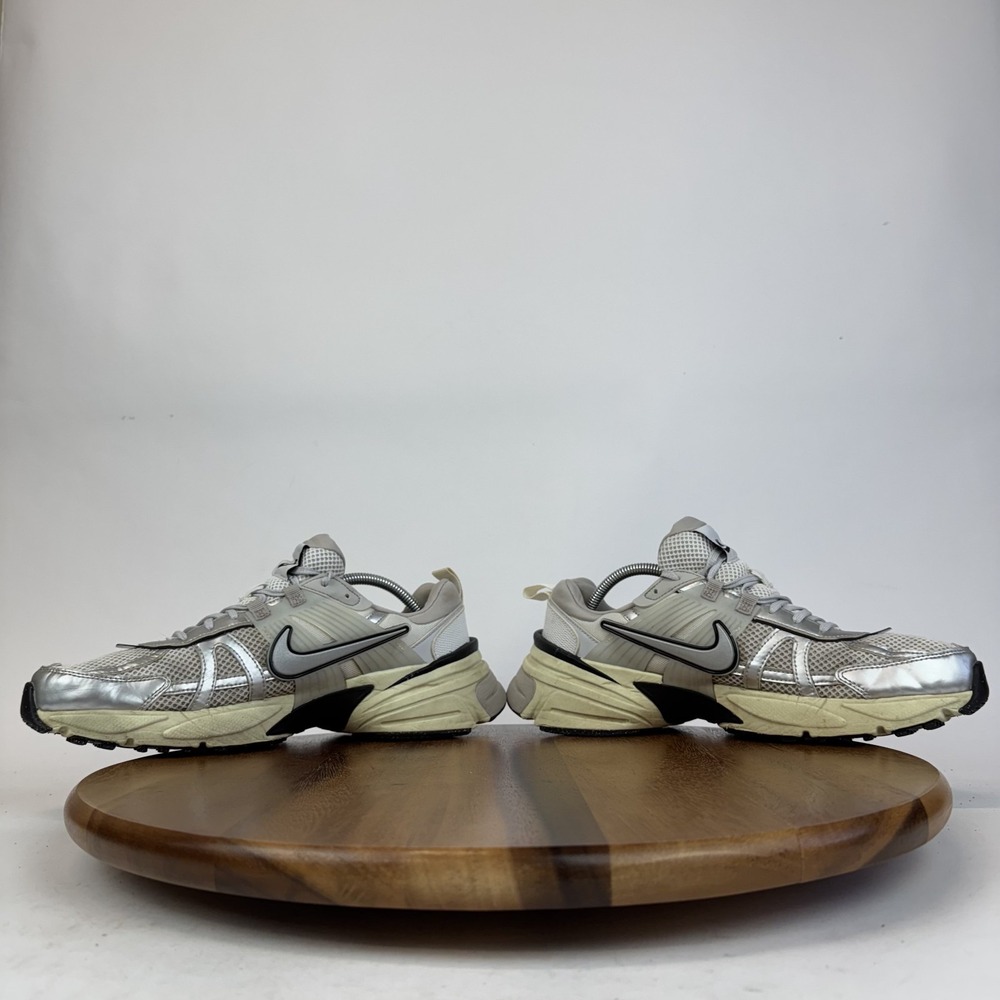 Mens Nike V2K Run Summit White Mesh Athletic Running Sneakers Shoes Size 11 M - Picture 5 of 8